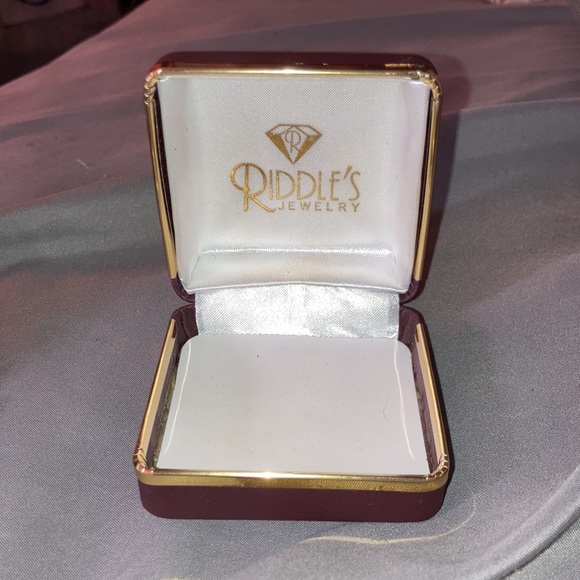 Ring box - Picture 2 of 2